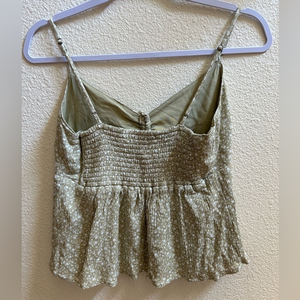 NWOT Abercrombie & Fitch Light Green Floral Camisole Size M - Picture 3 of 5